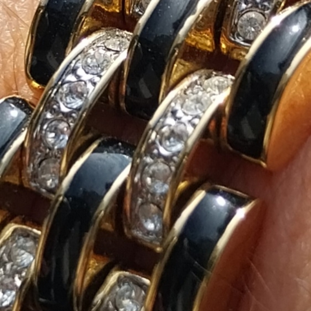 Gold and Black Bracelet - Picture 5 of 16